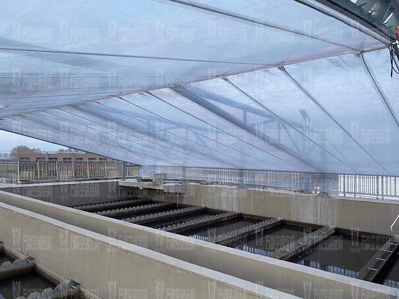 格爾木工業園昆侖工業區工業污水廠污水池保溫膜結構工程膜結構安裝中