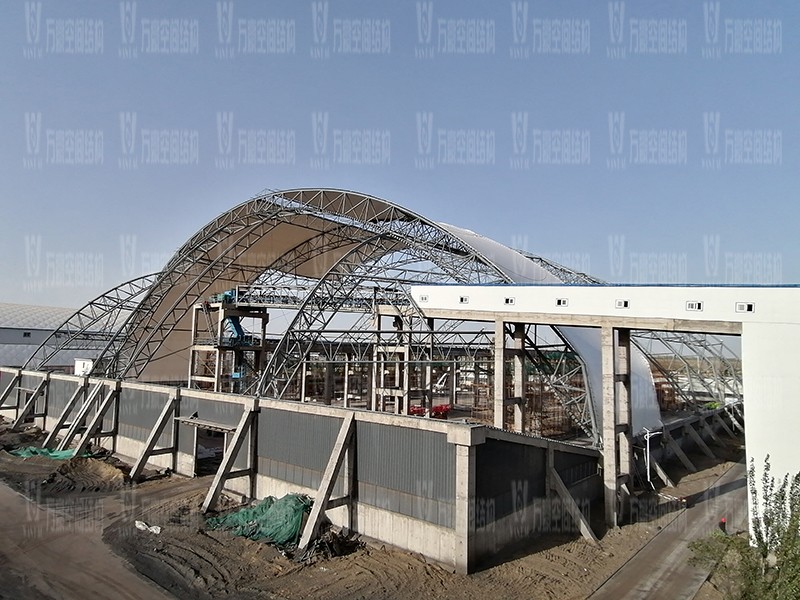 內(nèi)蒙能源長城五礦選煤廠鋼骨架膜棚建設項目膜結構安裝中