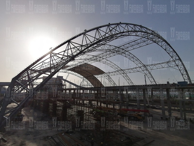 內(nèi)蒙能源長城五礦選煤廠鋼骨架膜棚建設項目膜結構安裝中