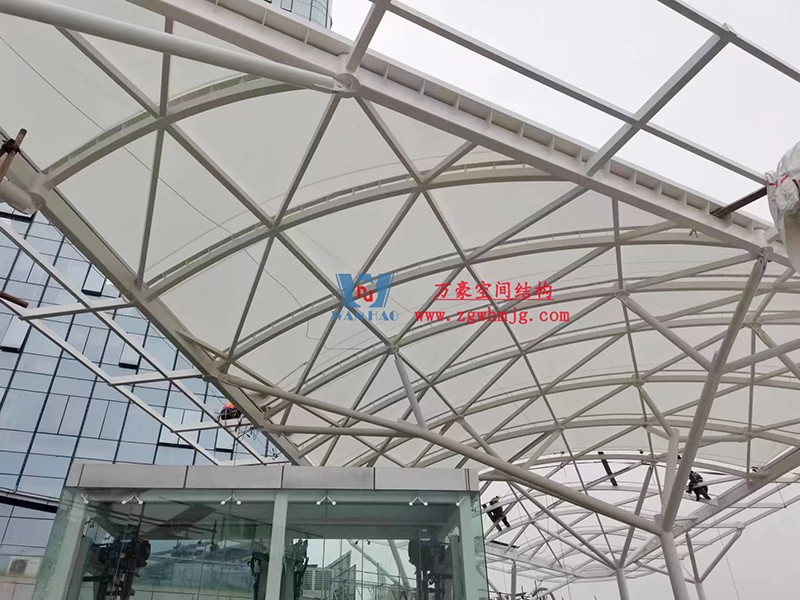 明宇廣場6號地塊商業（萬達廣場）改造項目鋼膜結構ETFE蓋頂天幕工程