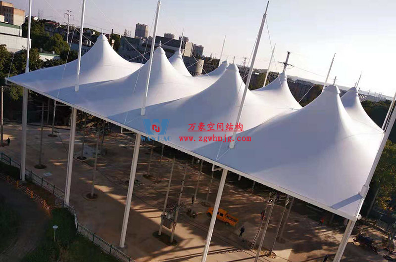 膜結(jié)構(gòu)工程抗風(fēng)能力強(qiáng)不強(qiáng) 膜結(jié)構(gòu)工程抗風(fēng)能力強(qiáng)不強(qiáng)