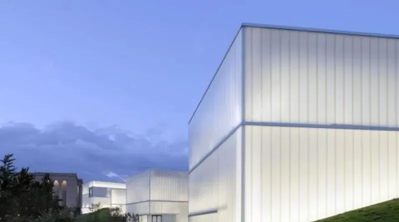 U型玻璃 — 透光不透景的朦朧美 U型玻璃 — 透光不透景的朦朧美