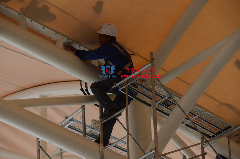 浙江真愛毯業科技有限公司廠房三屋面膜結構工程完工大吉！