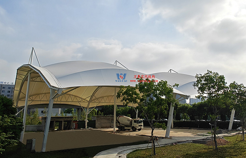 溫州惠民路西側綠地球場鋼膜結構工程完工