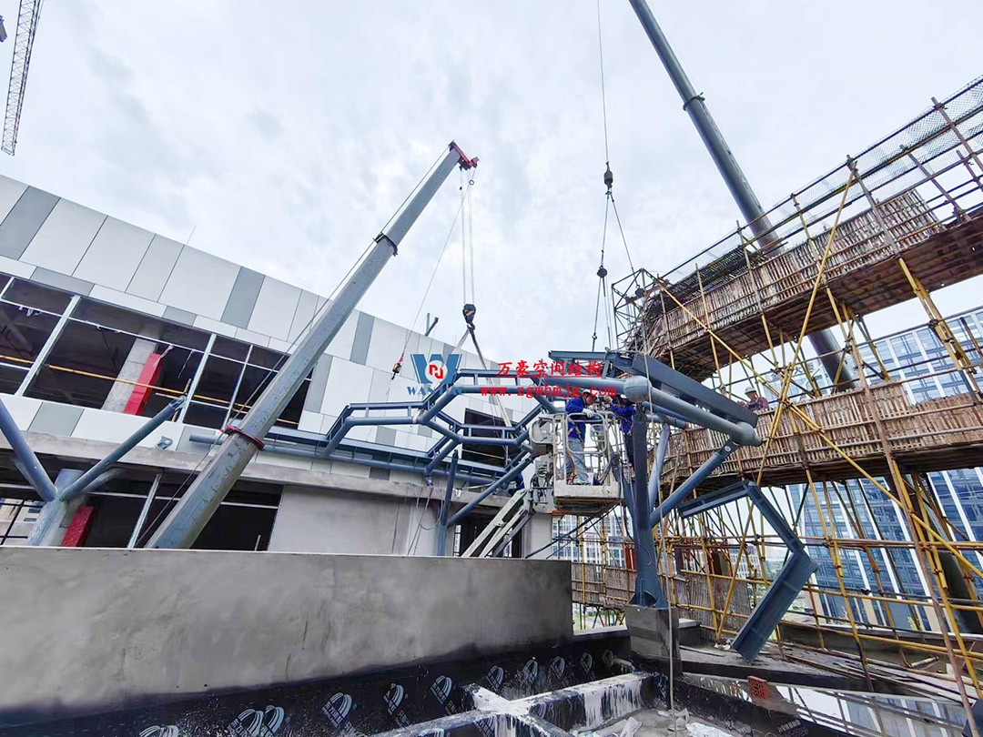 已完工，這個ETFE氣枕商業天幕閃亮登場！