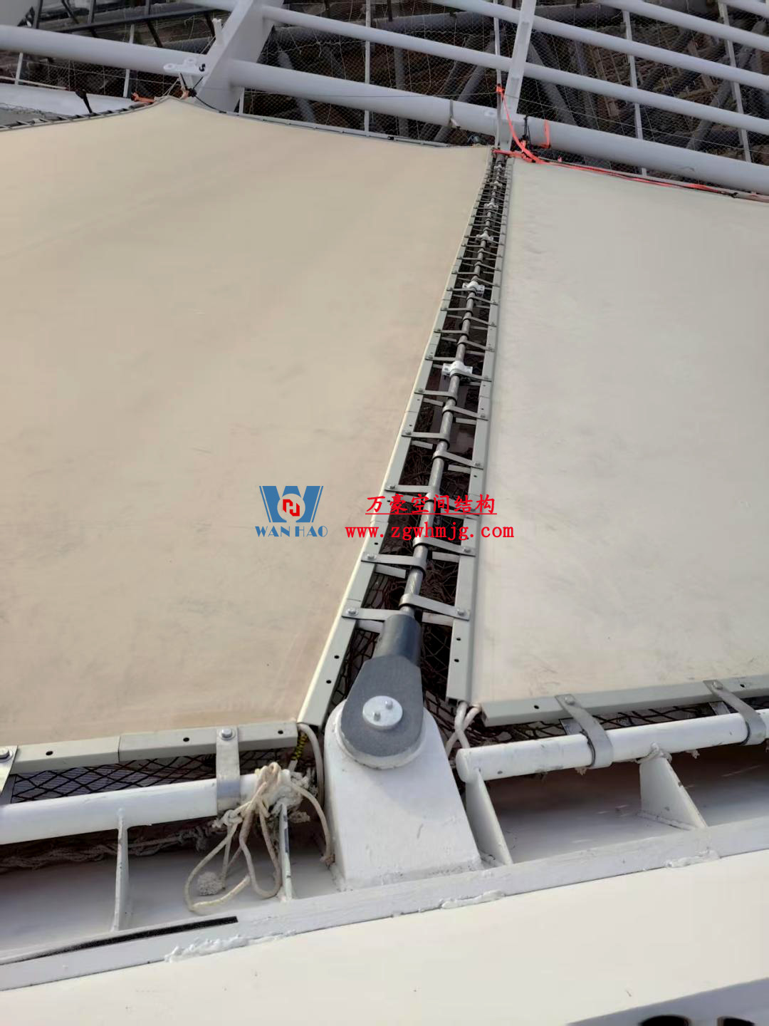 鄭州中原高鐵港數(shù)字展貿(mào)城ETFE膜結(jié)構(gòu) PTFE膜結(jié)構(gòu)項目