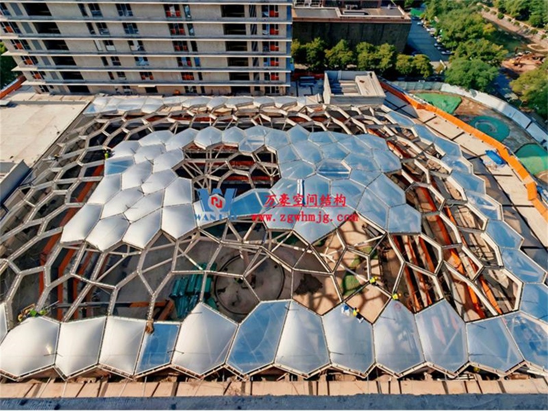 安吉縣昌碩小區(qū)地塊房產(chǎn)開發(fā)項(xiàng)目鋼結(jié)構(gòu)天幕