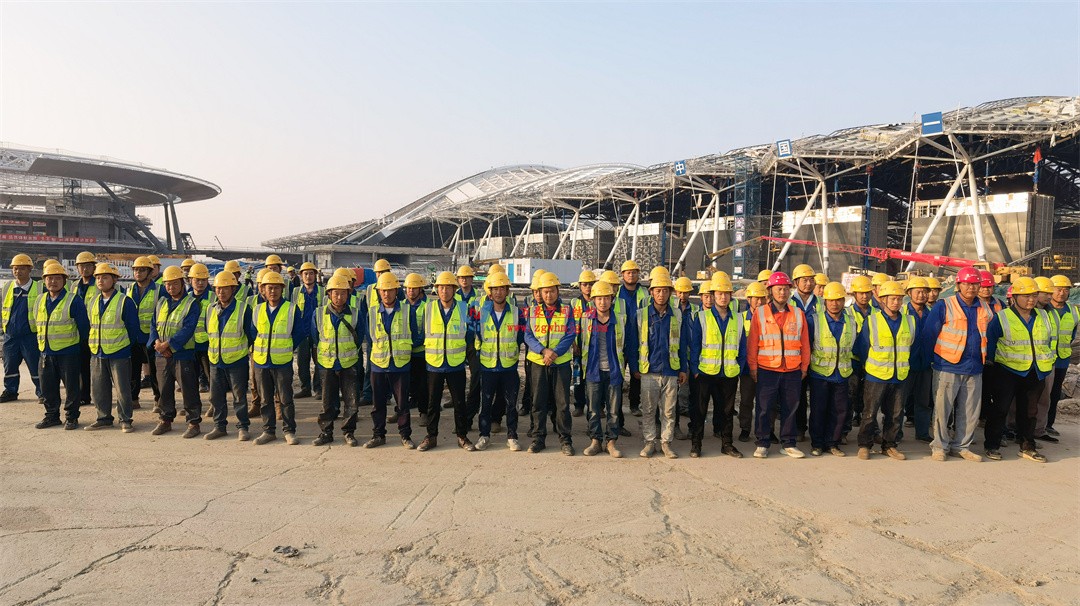 千帆競發(fā)勢如虹|中原國際會展中心膜結(jié)構(gòu)天幕攻堅(jiān)實(shí)錄,擎起中原會展新地標(biāo)! 千帆競發(fā)勢如虹|中原國際會展中心膜結(jié)構(gòu)天幕攻堅(jiān)實(shí)錄,擎起中原會展新地標(biāo)!