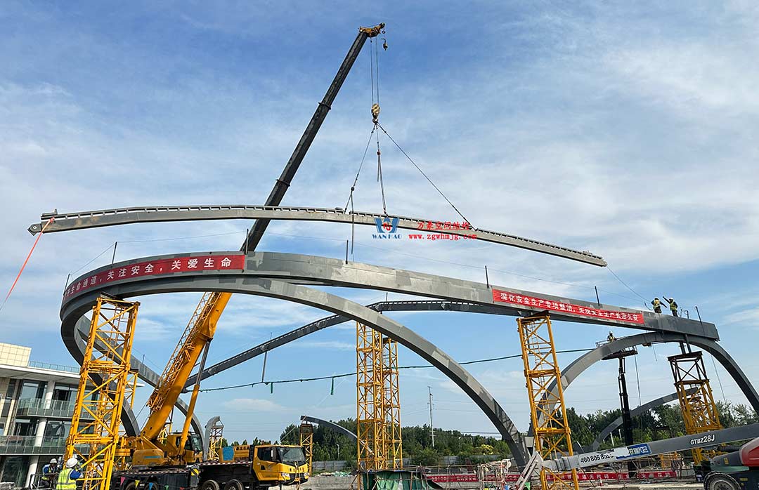 山東高端化工研究院下沉廣場天幕施工邁入關鍵階段