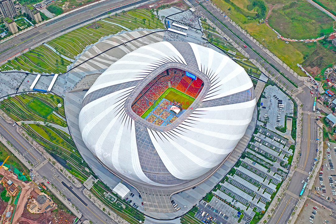2026 中超球場巡禮?重慶篇｜身披 ETFE「科技薄紗」，龍興足球場點亮山城足球新未來！