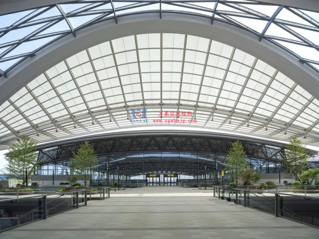 中原會展二期竣工！浙江萬豪集團助力打造城市巨型天幕