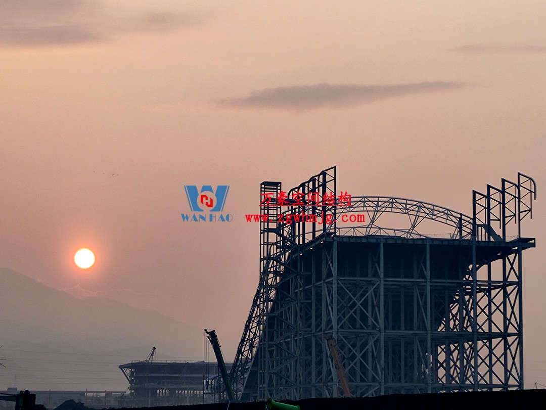 馭風逐沙，織就賽道美學——比亞迪紹興嵊州賽車場干拔沙坡觀景平臺鋼膜結構