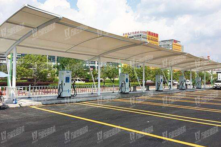 充電樁膜結構車棚有什么特點？為何如此受歡迎？